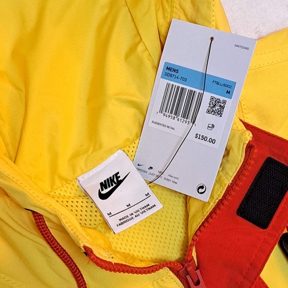 Men's MEDIUM Nike X Liverpool Hype Hike Lifestyle Jacket - Picture 4 of 10